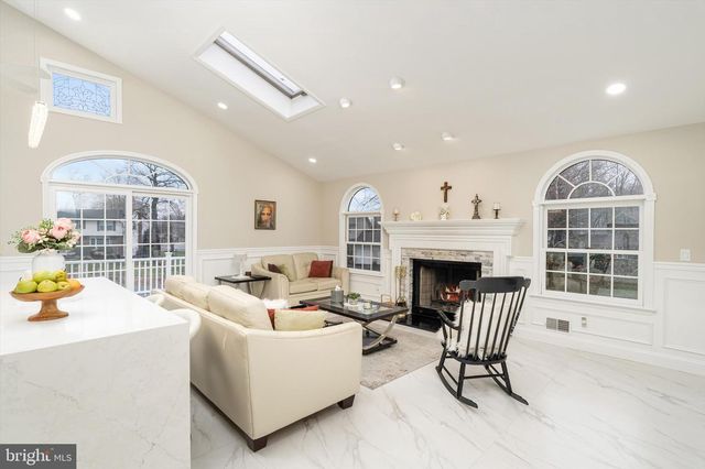 93 TUDOR DR, Hamilton, NJ 08690