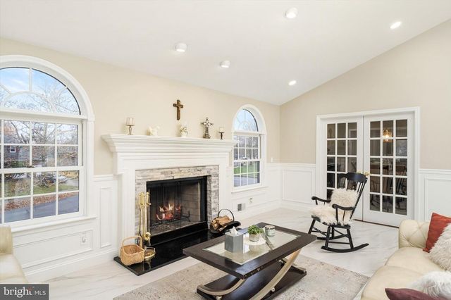 93 TUDOR DR, Hamilton, NJ 08690