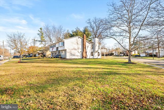 93 TUDOR DR, Hamilton, NJ 08690