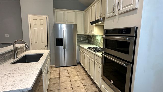 8905 Edinburgh Lane, Rowlett, TX 75089