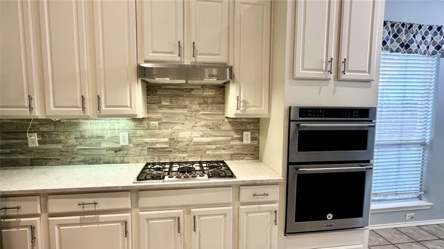 8905 Edinburgh Lane, Rowlett, TX 75089