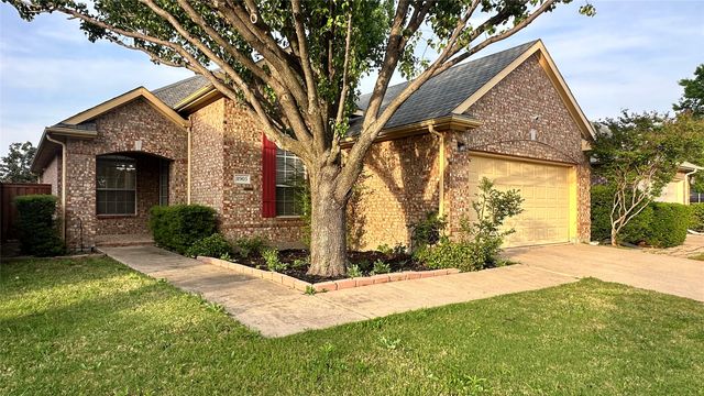 8905 Edinburgh Lane, Rowlett, TX 75089