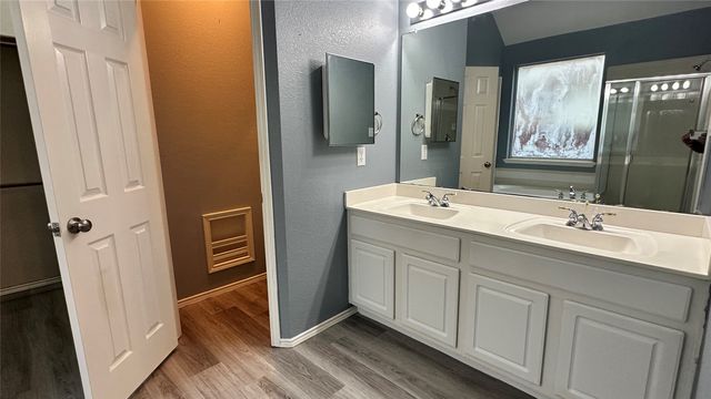 8905 Edinburgh Lane, Rowlett, TX 75089