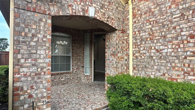 8905 Edinburgh Lane, Rowlett, TX 75089