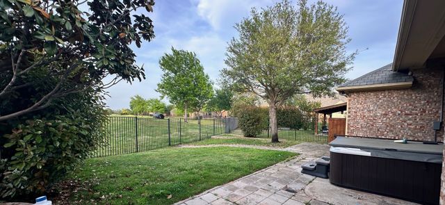 8905 Edinburgh Lane, Rowlett, TX 75089