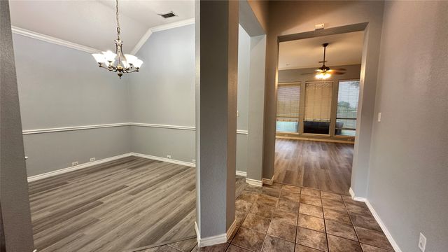 8905 Edinburgh Lane, Rowlett, TX 75089