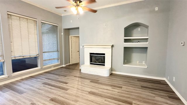 8905 Edinburgh Lane, Rowlett, TX 75089