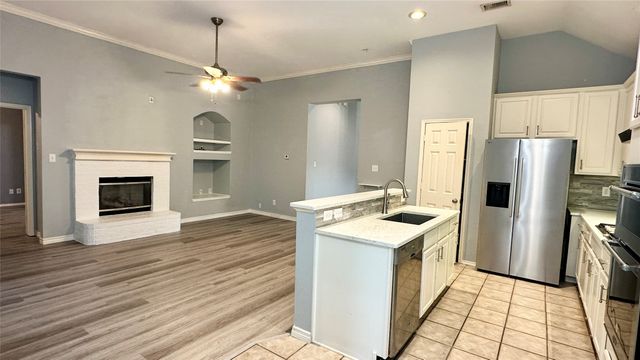 8905 Edinburgh Lane, Rowlett, TX 75089