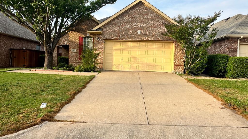 8905 Edinburgh Lane, Rowlett, TX 75089