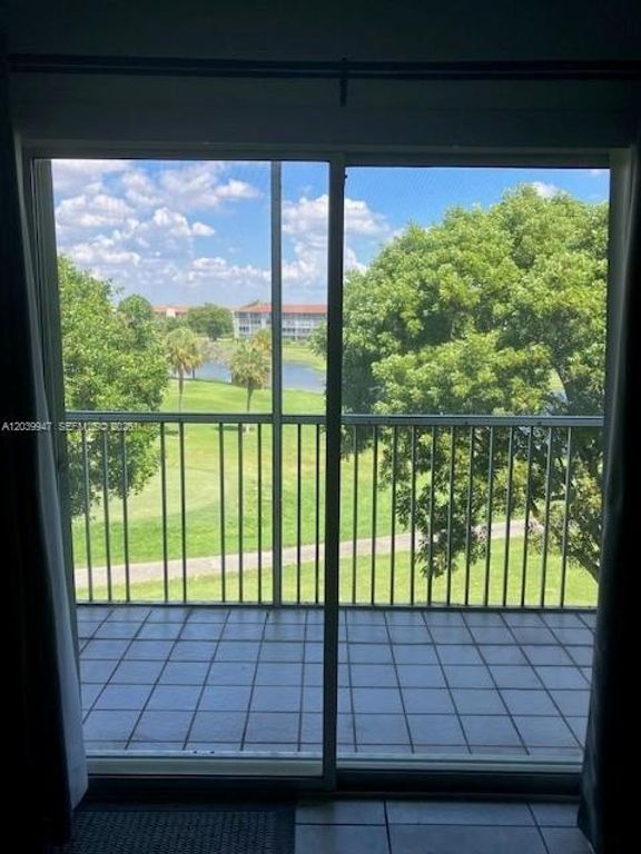 850 SW 133 Terrace 411B, Pembroke Pines, FL 33027