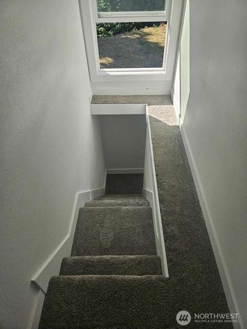 10211 NE Ogle Road, Poulsbo, WA 98370