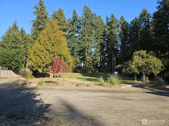 10211 NE Ogle Road, Poulsbo, WA 98370