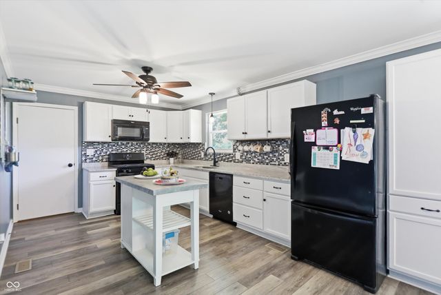 556 E 1000 N, Fortville, IN 46040