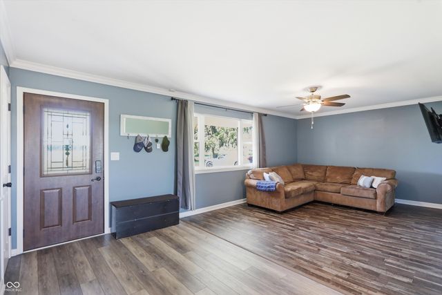 556 E 1000 N, Fortville, IN 46040