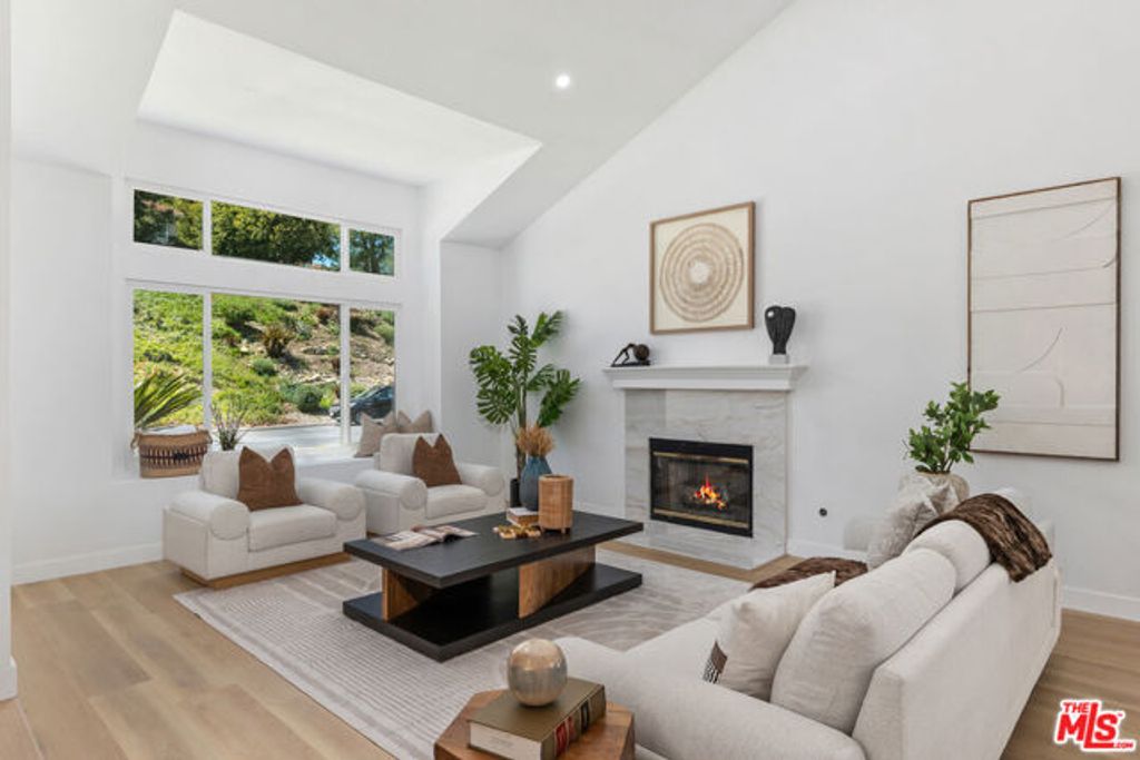 3240 Casino Drive, Thousand Oaks, CA 91362