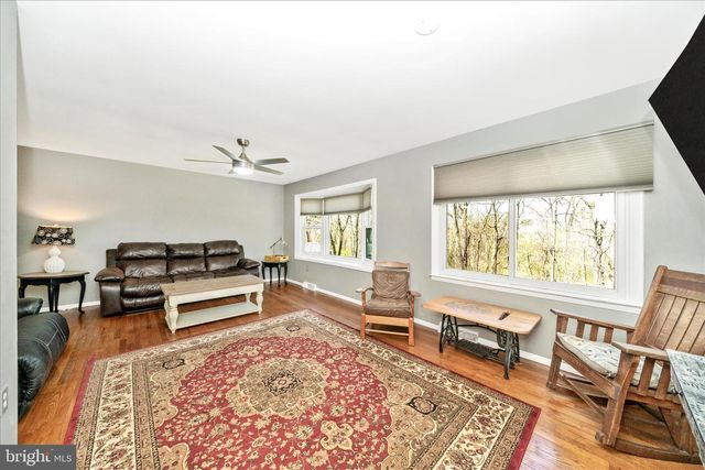 233 WINTERGREEN LN, Brunswick, MD 21716