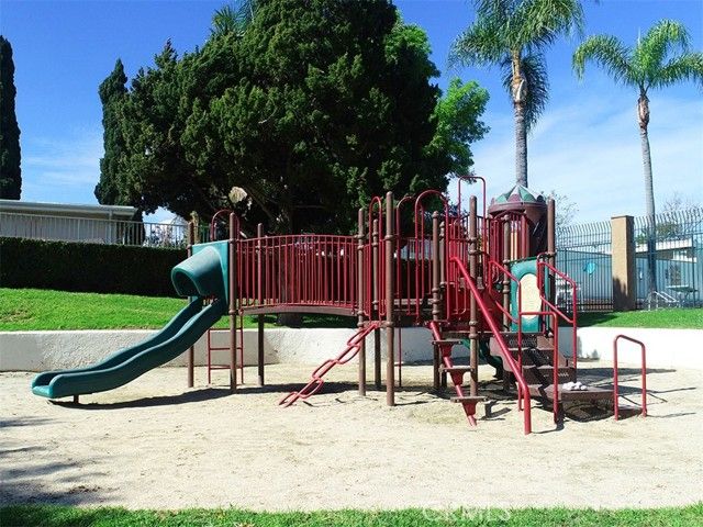 10565 Chinook Avenue, Fountain Valley, CA 92708