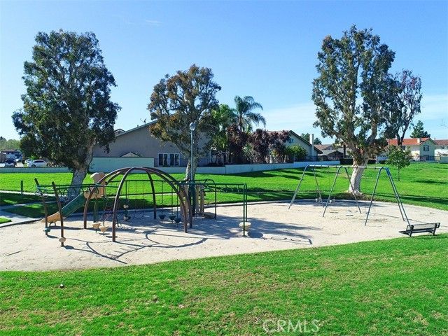 10565 Chinook Avenue, Fountain Valley, CA 92708