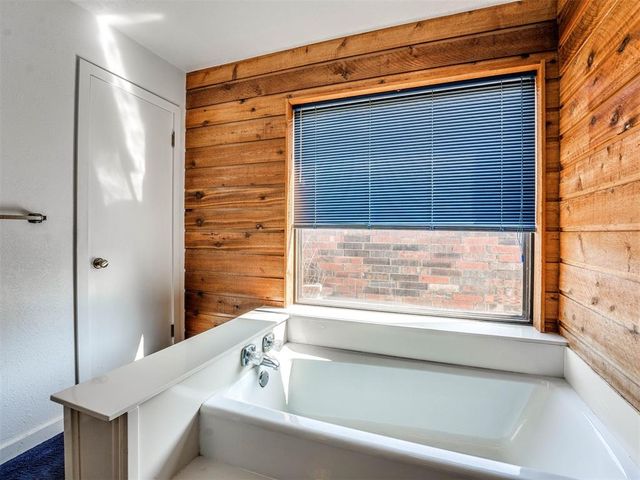 4017 Cherry Hill Lane, Oklahoma City, OK 73120