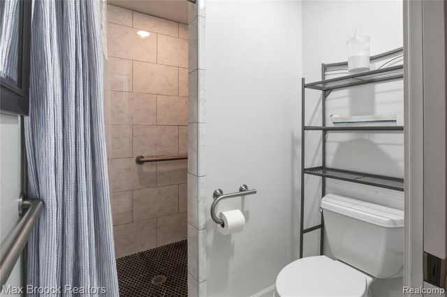 3845 Shellmarr Lane, Bloomfield Hills, MI 48302