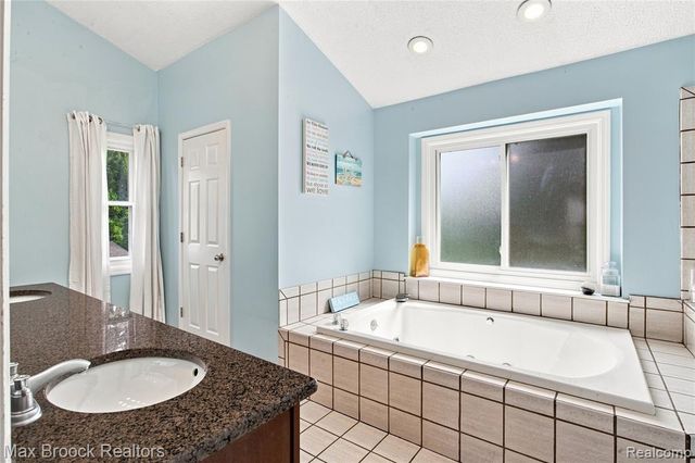 3845 Shellmarr Lane, Bloomfield Hills, MI 48302