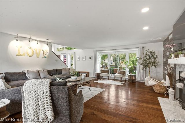 3845 Shellmarr Lane, Bloomfield Hills, MI 48302