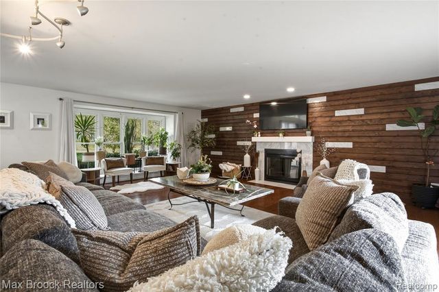 3845 Shellmarr Lane, Bloomfield Hills, MI 48302