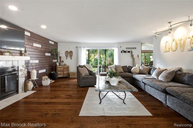 3845 Shellmarr Lane, Bloomfield Hills, MI 48302