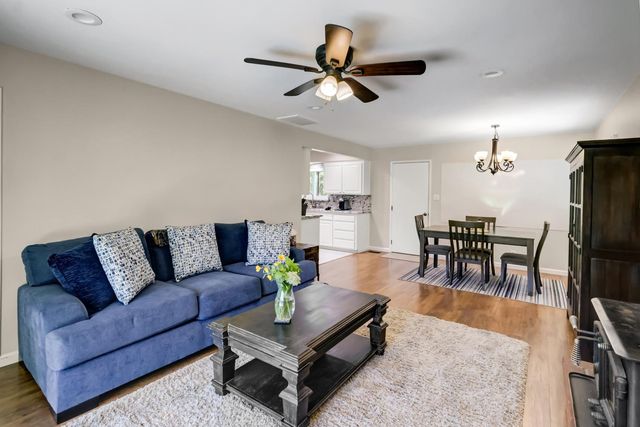 4472 Wyman Dr, Sacramento, CA 95821