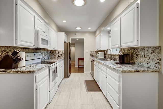 4472 Wyman Dr, Sacramento, CA 95821