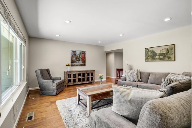 4472 Wyman Dr, Sacramento, CA 95821