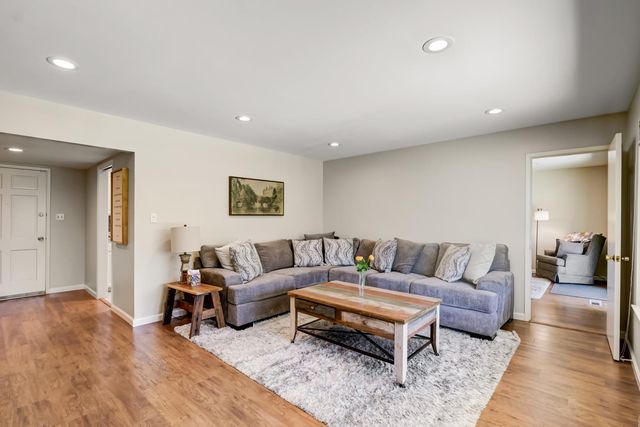 4472 Wyman Dr, Sacramento, CA 95821