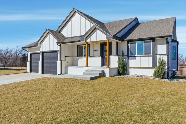 5425 N Saint Paul Ct, Wichita, KS 67204