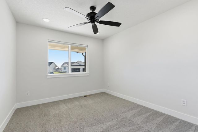 5425 N Saint Paul Ct, Wichita, KS 67204