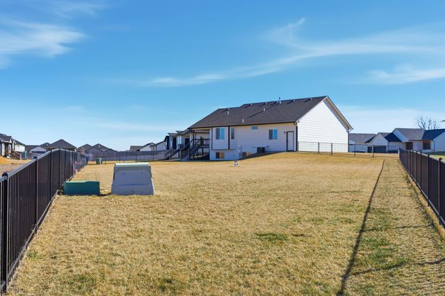 5425 N Saint Paul Ct, Wichita, KS 67204