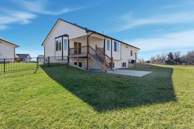 5425 N Saint Paul Ct, Wichita, KS 67204