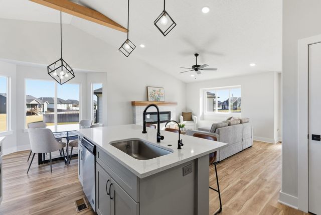 5425 N Saint Paul Ct, Wichita, KS 67204