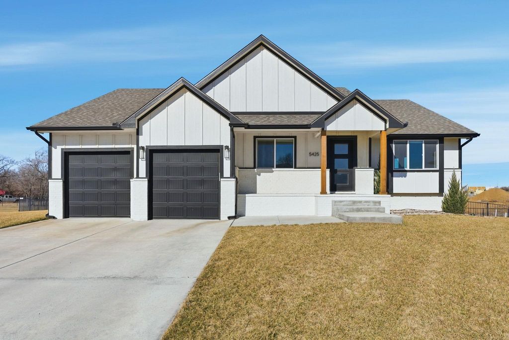 5425 N Saint Paul Ct, Wichita, KS 67204