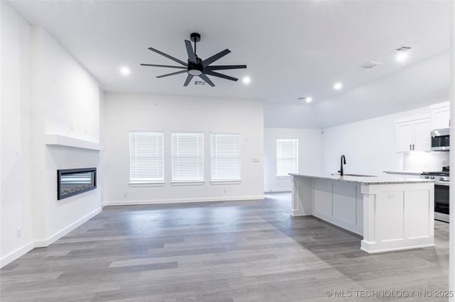 1412 E 150th Place S, Glenpool, OK 74033