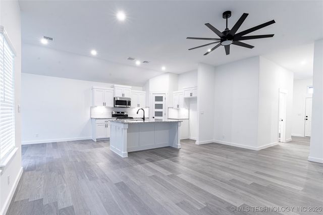 1412 E 150th Place S, Glenpool, OK 74033