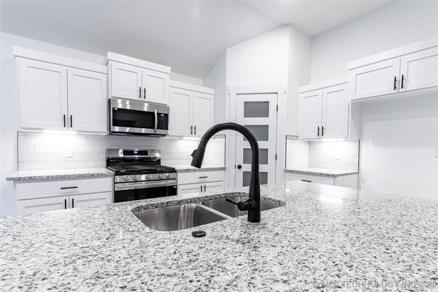 1412 E 150th Place S, Glenpool, OK 74033