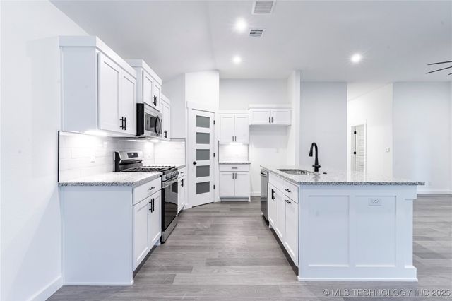 1412 E 150th Place S, Glenpool, OK 74033