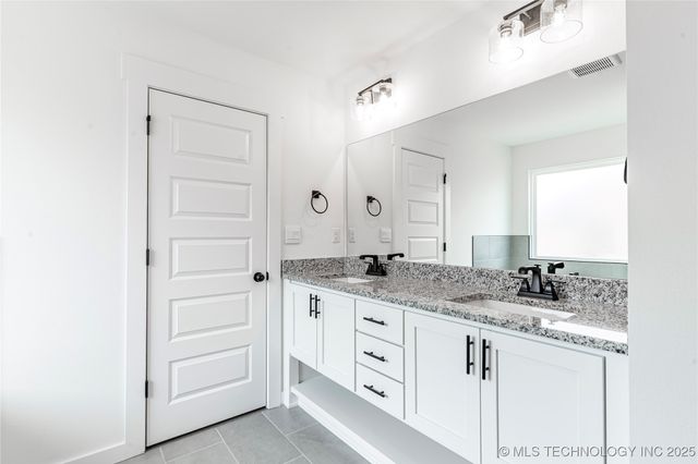 1412 E 150th Place S, Glenpool, OK 74033