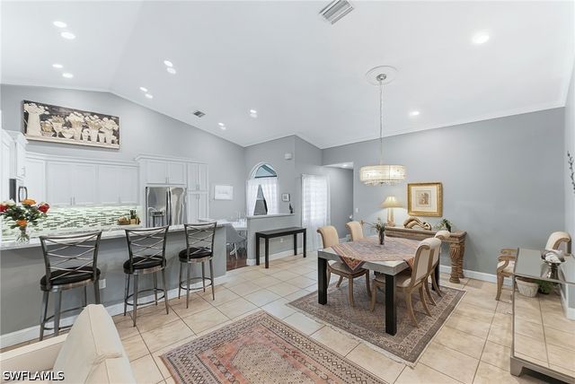 6835 Huntington Lakes CIR 201, Naples, FL 34119