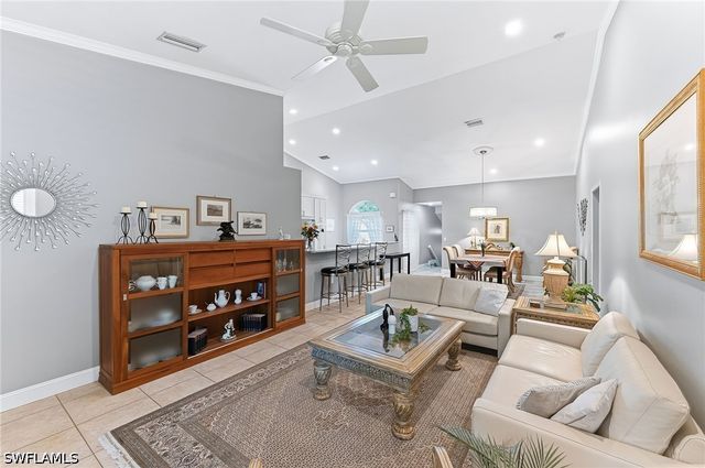 6835 Huntington Lakes CIR 201, Naples, FL 34119