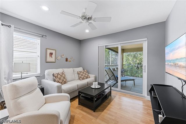 6835 Huntington Lakes CIR 201, Naples, FL 34119