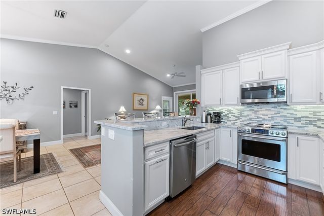 6835 Huntington Lakes CIR 201, Naples, FL 34119
