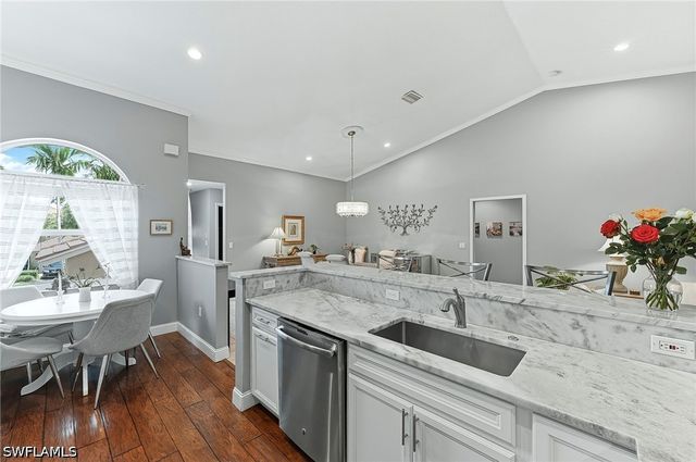 6835 Huntington Lakes CIR 201, Naples, FL 34119