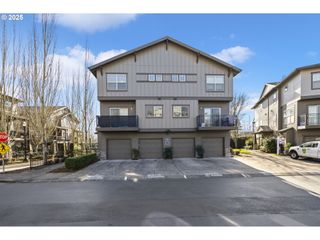 8772 Ne DELAMERE Way, Hillsboro, OR 97006
