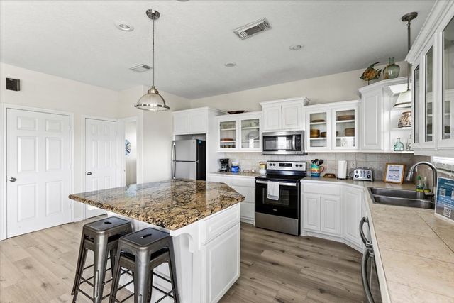 3240 Castle Drive, Crystal Beach, TX 77650